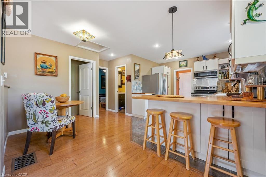 32 Holly Trail, Puslinch, ON - Indoor Photo Showing Other Room