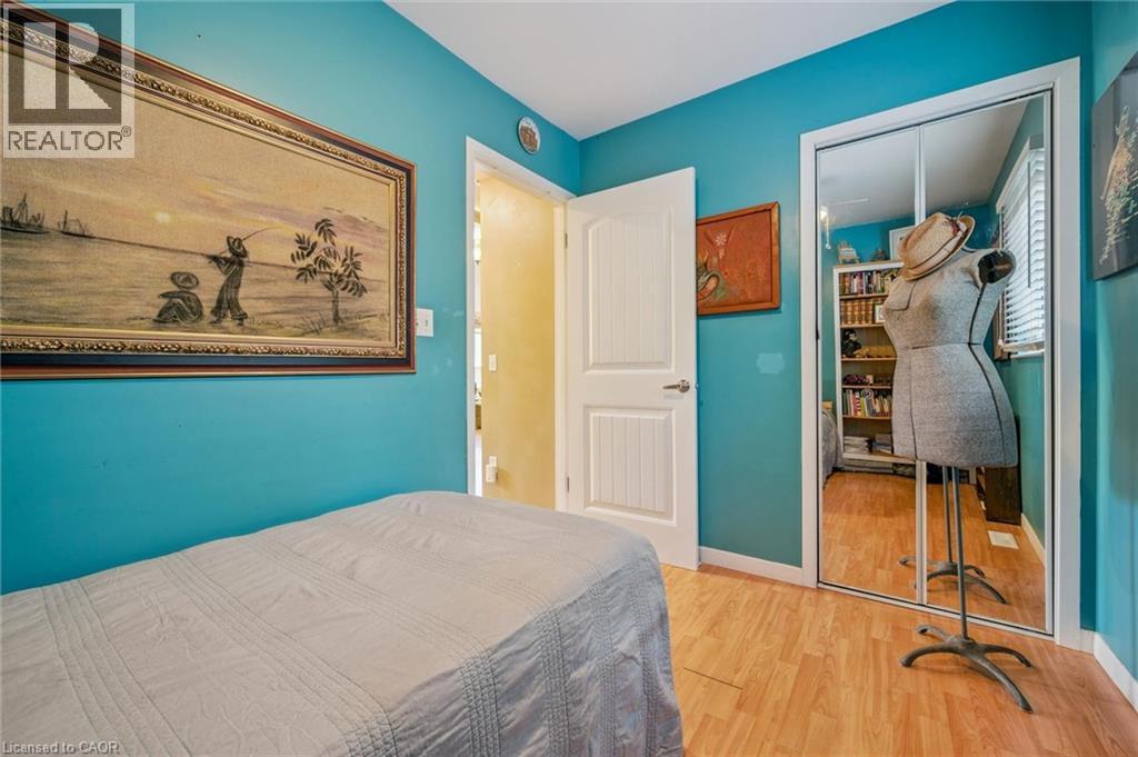 32 Holly Trail, Puslinch, ON - Indoor Photo Showing Bedroom