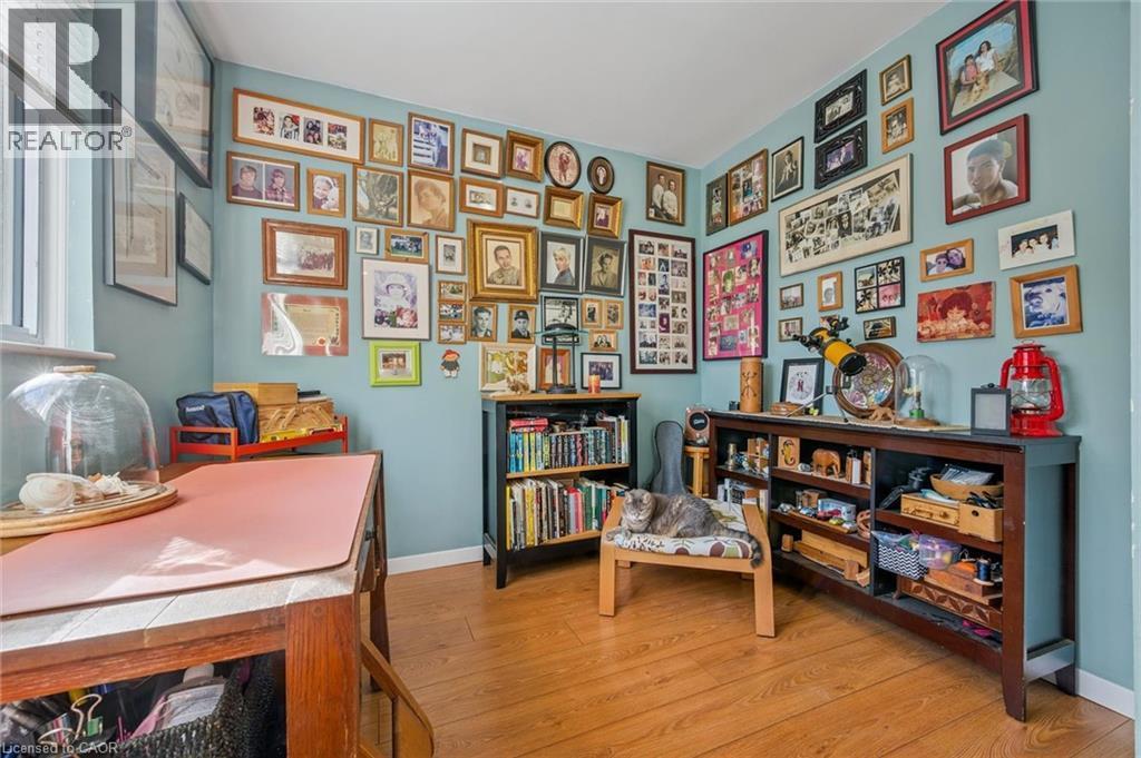 32 Holly Trail, Puslinch, ON - Indoor Photo Showing Office