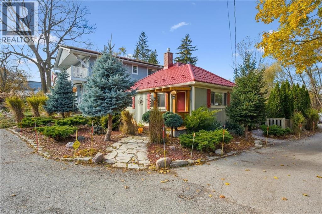 32 Holly Trail, Puslinch, ON - Outdoor