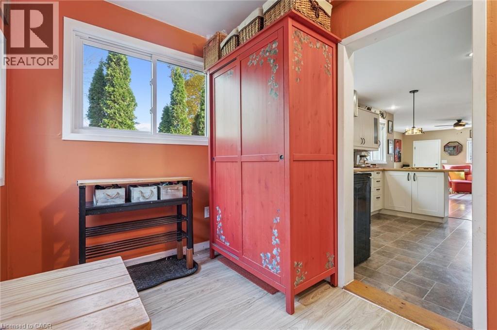 32 Holly Trail, Puslinch, ON - Indoor Photo Showing Other Room