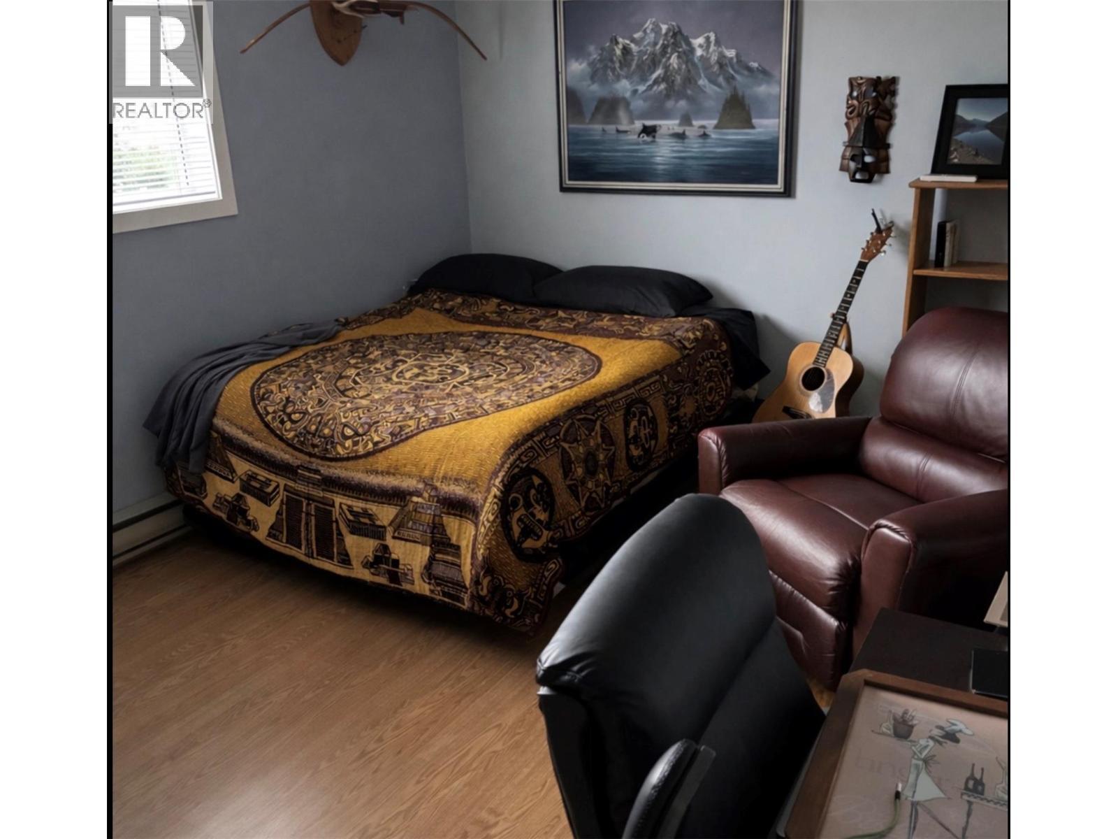 2052 Atkinson Street, Penticton, BC - Indoor Photo Showing Bedroom