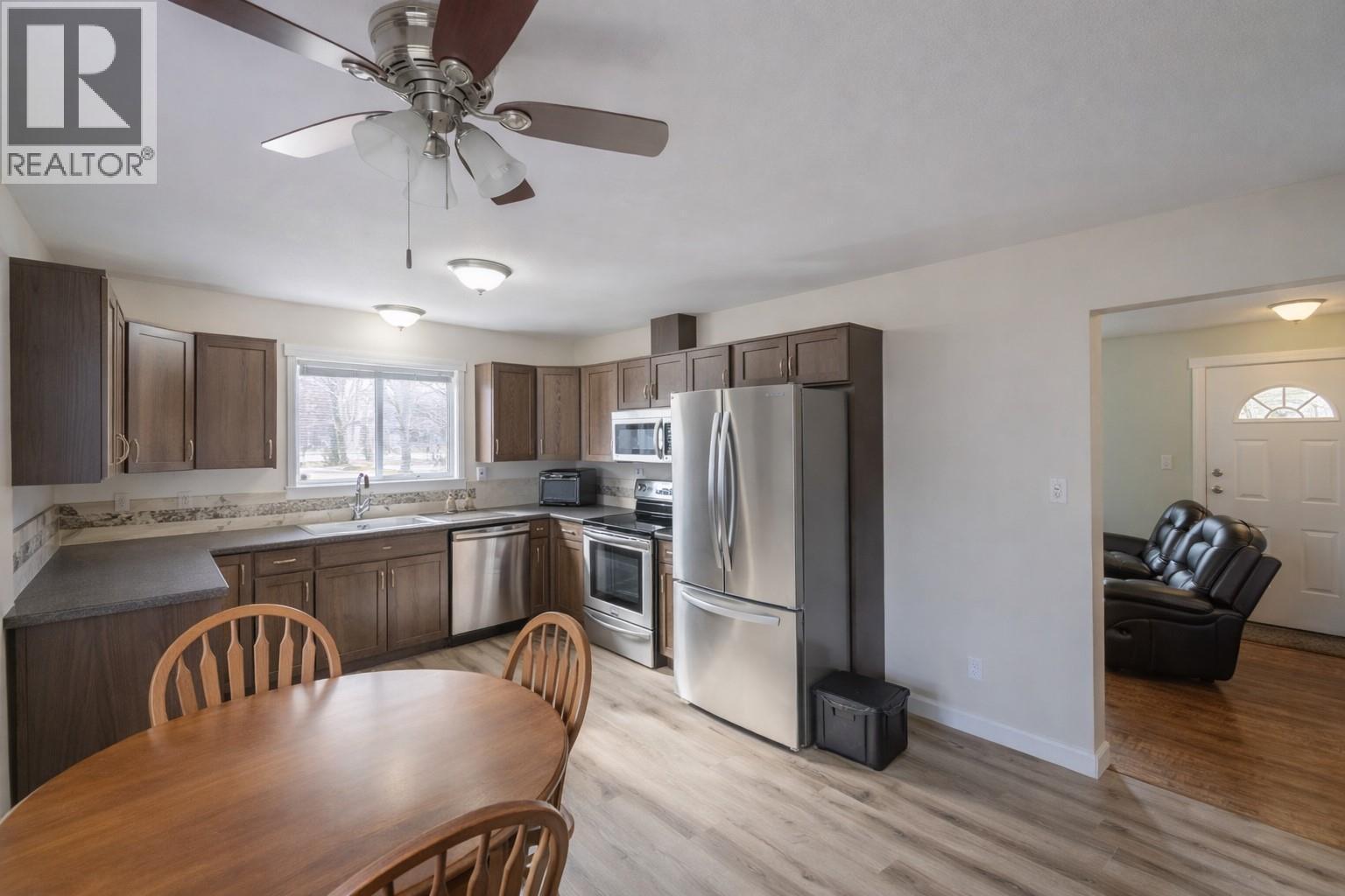 2052 Atkinson Street, Penticton, BC - Indoor