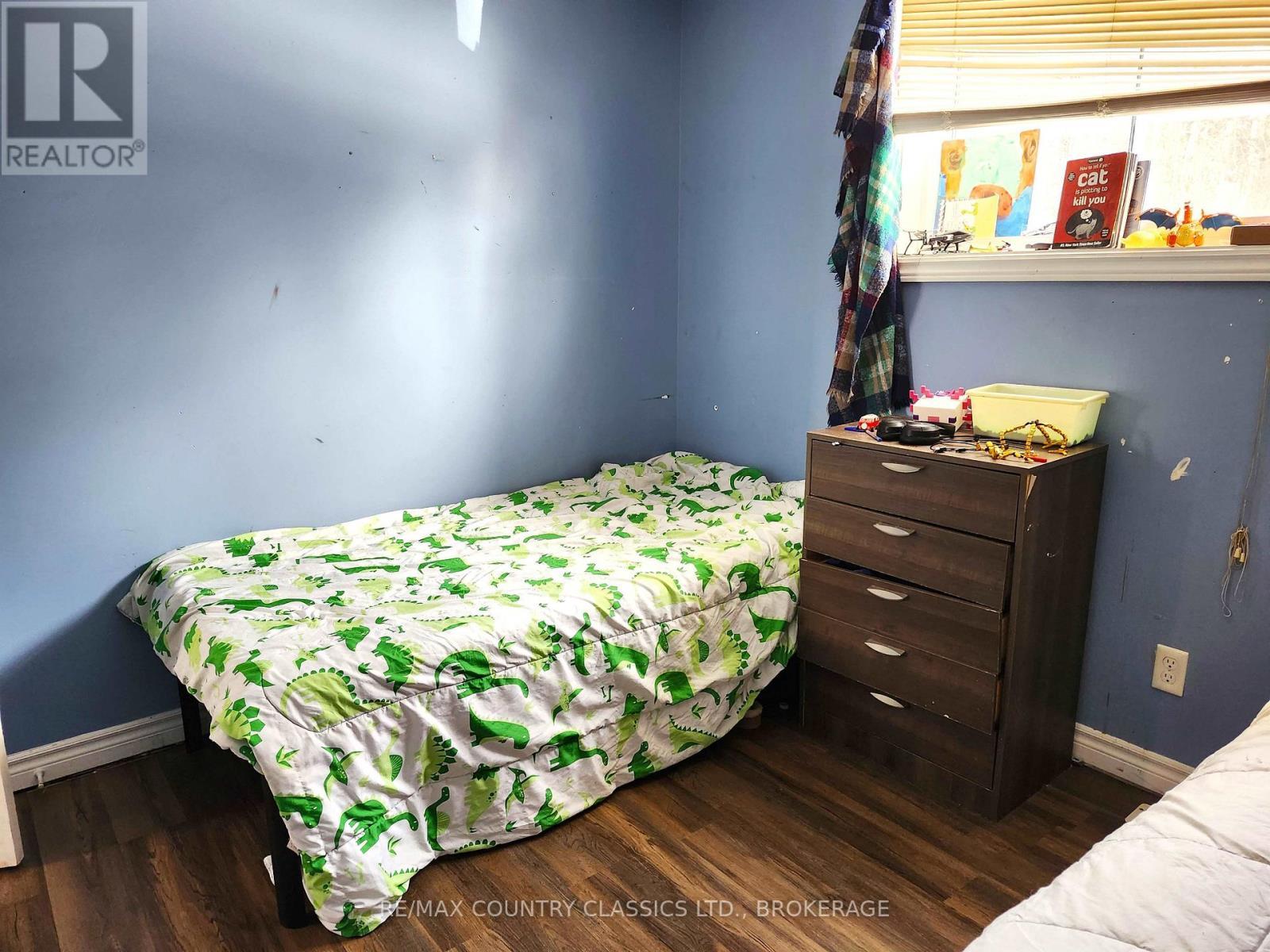 214 Addington Road 2, Addington Highlands (Addington Highlands), ON - Indoor Photo Showing Bedroom
