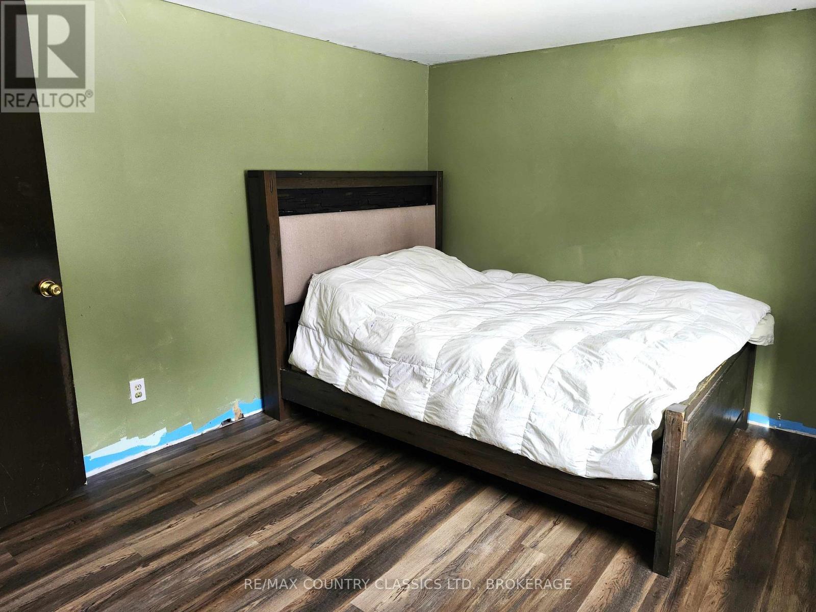 214 Addington Road 2, Addington Highlands (Addington Highlands), ON - Indoor Photo Showing Bedroom