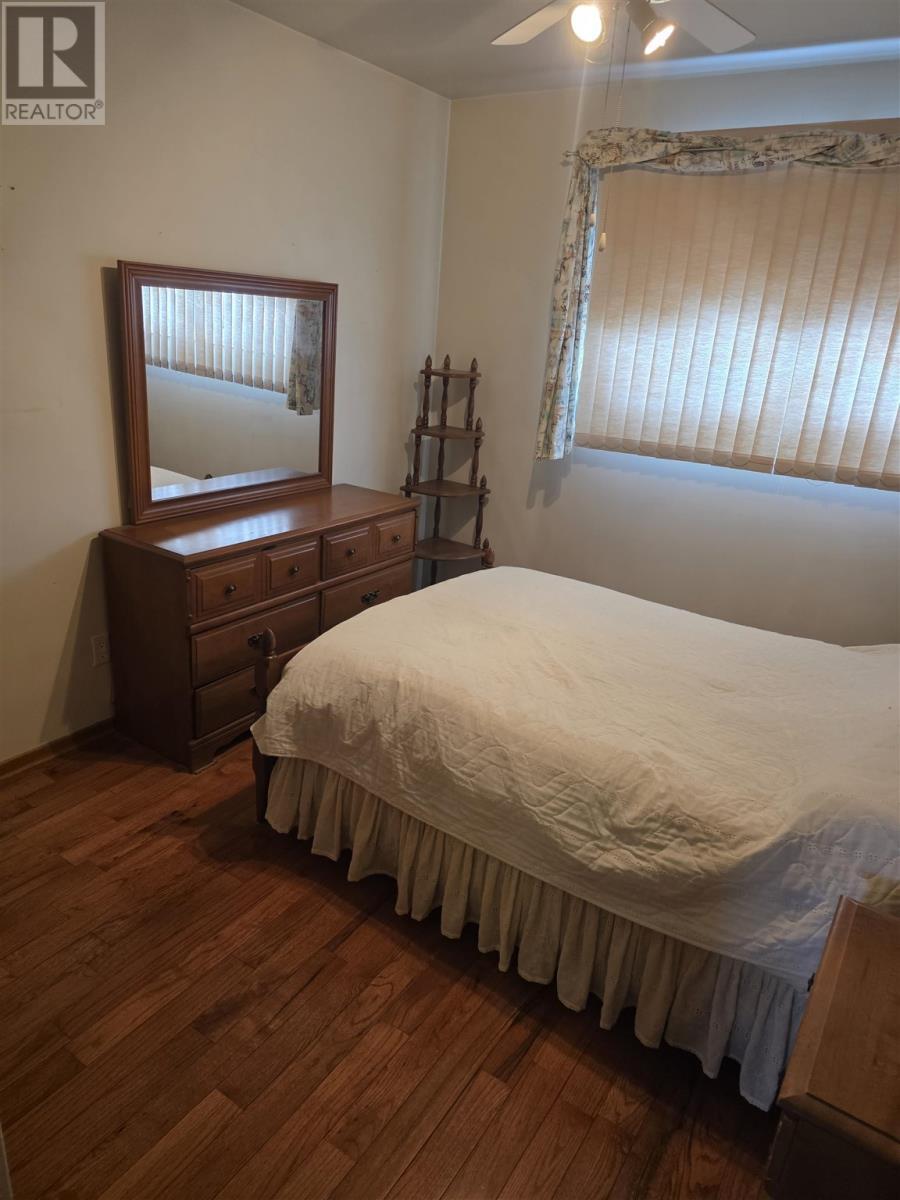 611 Brunswick Ave, Sault Ste. Marie, ON - Indoor Photo Showing Bedroom