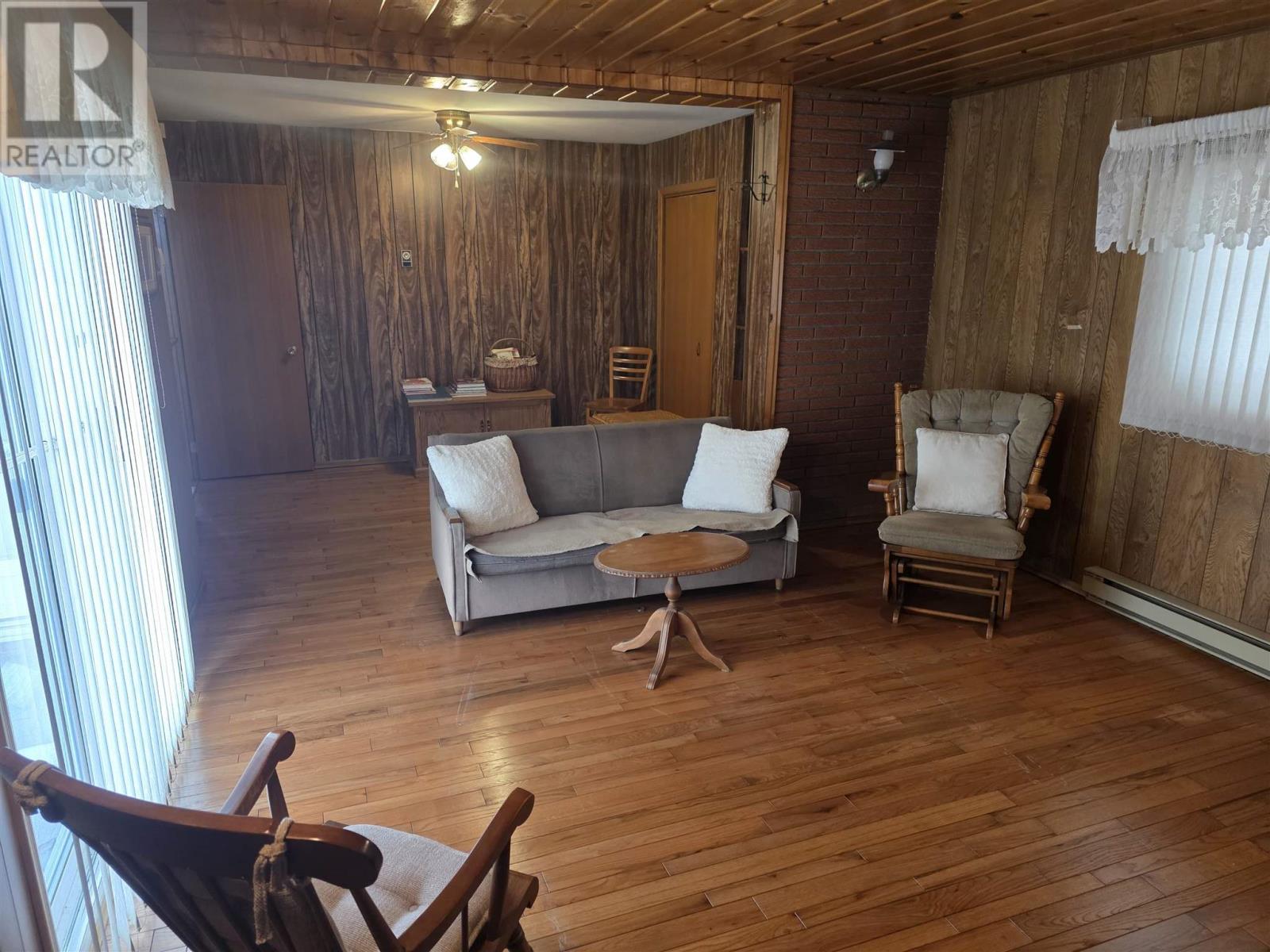 611 Brunswick Ave, Sault Ste. Marie, ON - Indoor