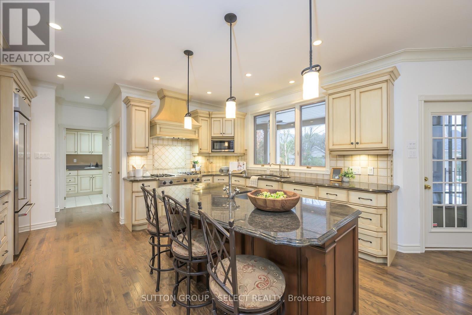 95 Highland Woods Court, London South (South P), ON - Indoor