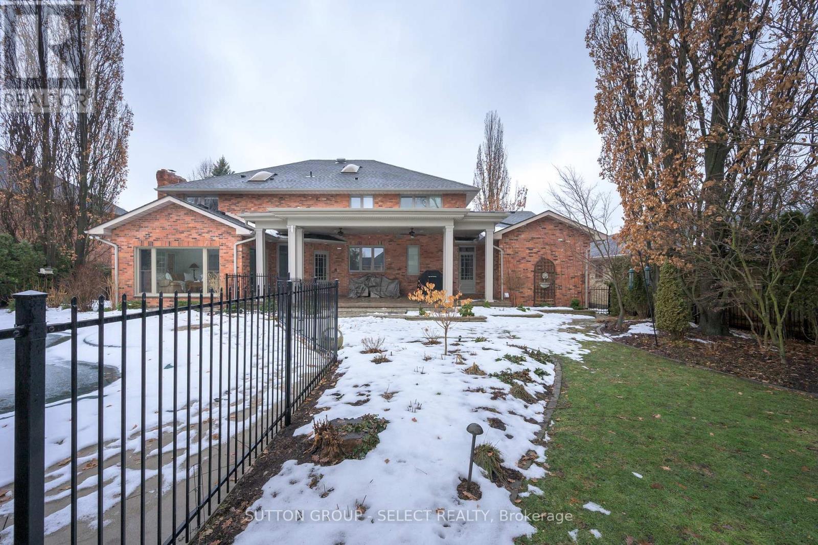 95 Highland Woods Court, London South (South P), ON - Outdoor With Deck Patio Veranda