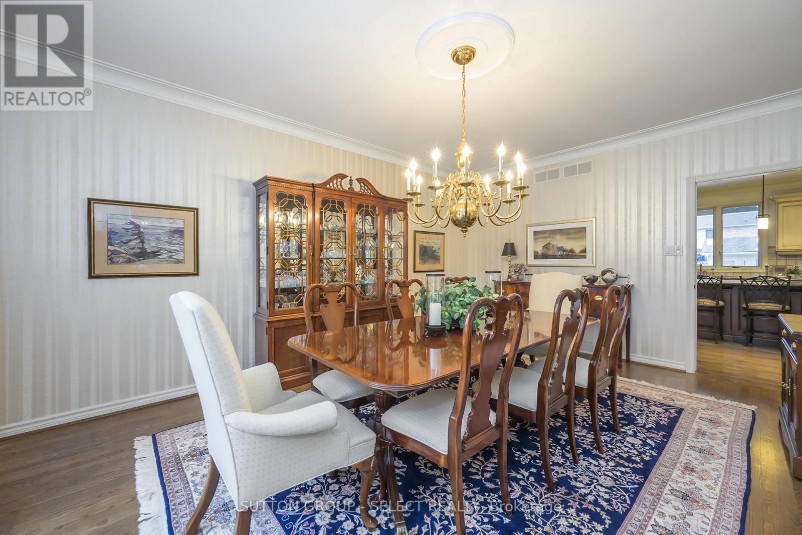 95 Highland Woods Court, London South (South P), ON - Indoor Photo Showing Dining Room