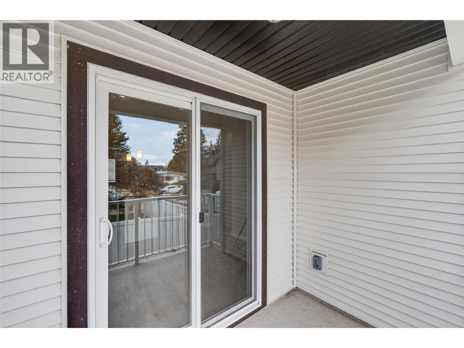2081 11 Avenue Ne Unit# 4, Salmon Arm, BC - Outdoor With Exterior