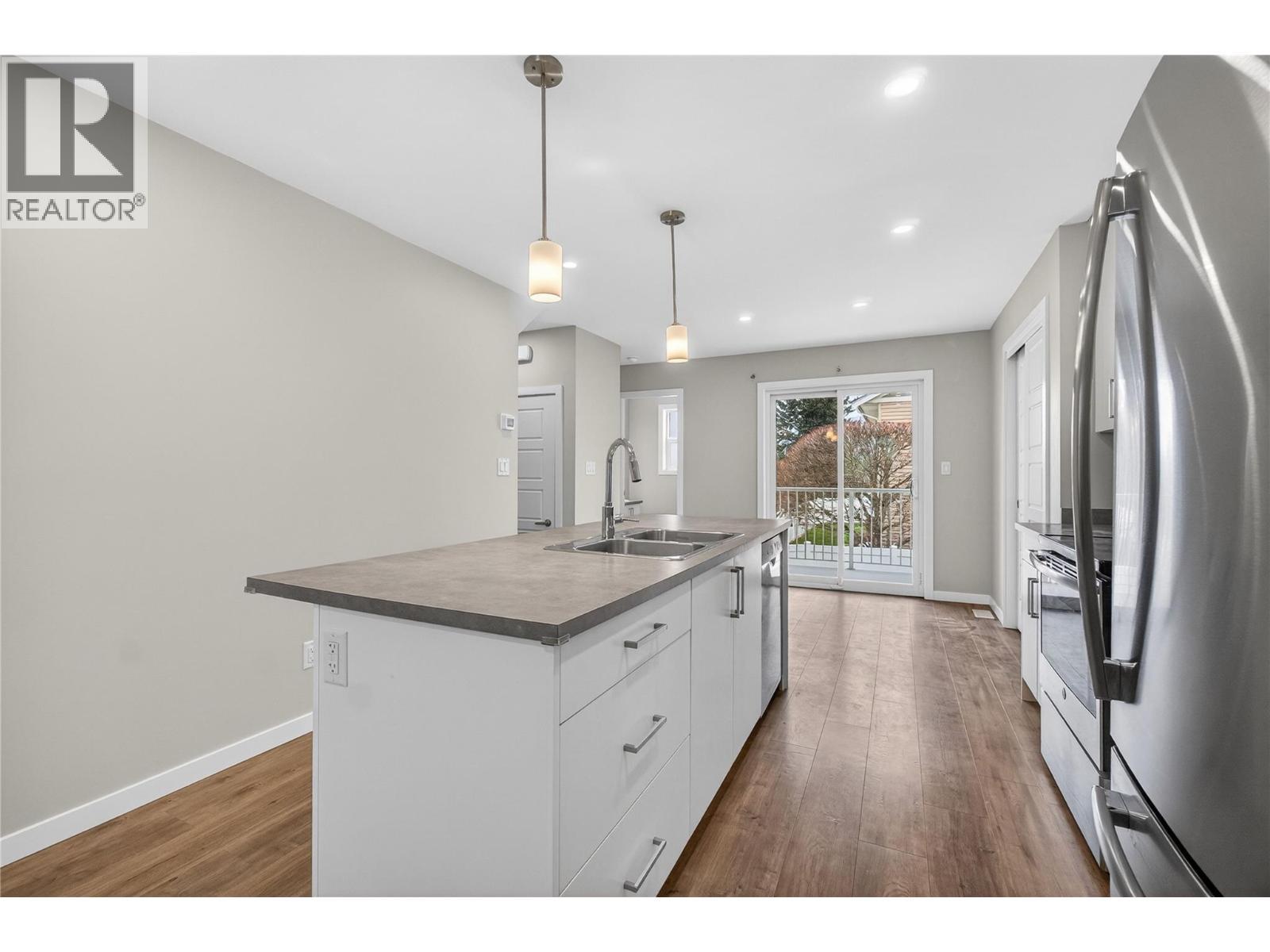 2081 11 Avenue Ne Unit# 4, Salmon Arm, BC