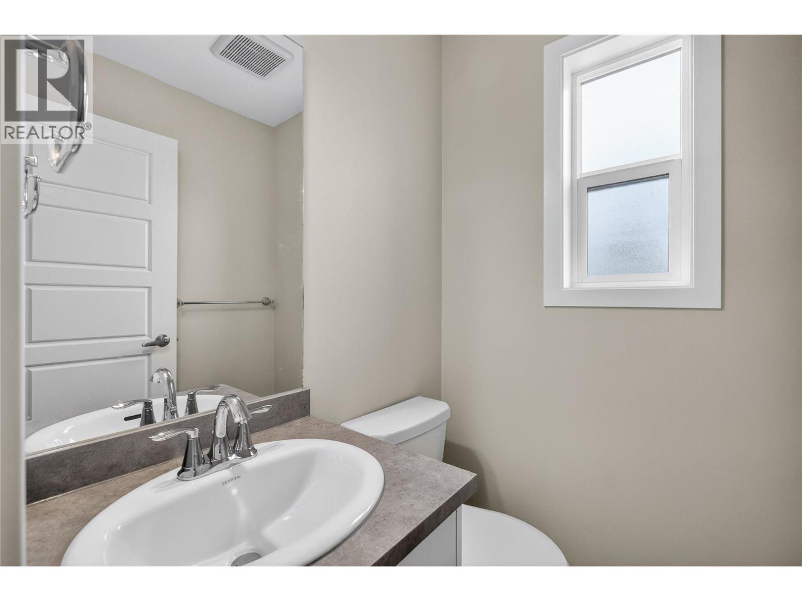 2081 11 Avenue Ne Unit# 4, Salmon Arm, BC