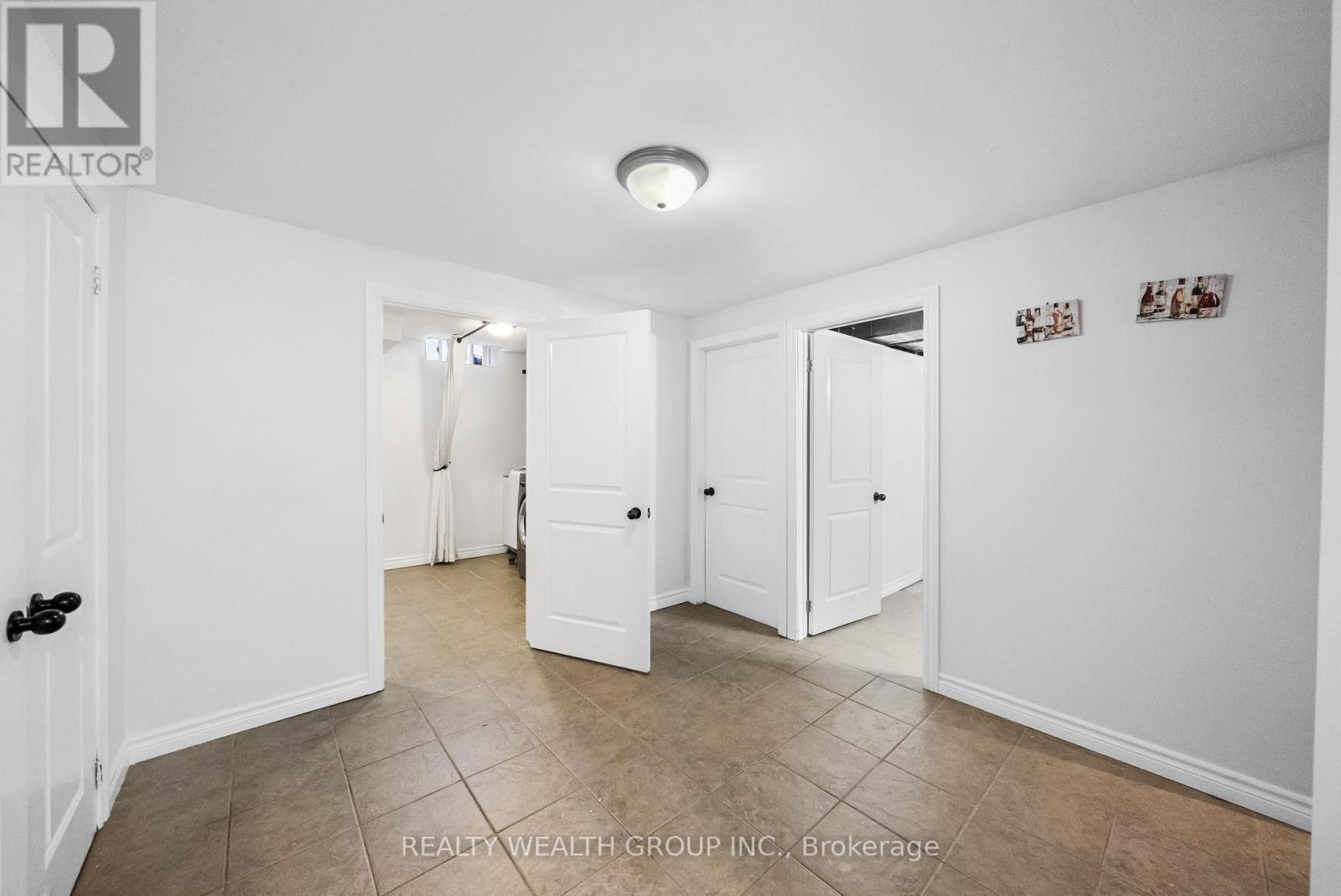 34 Castle Park Boulevard, Vaughan, ON - Indoor Photo Showing Other Room