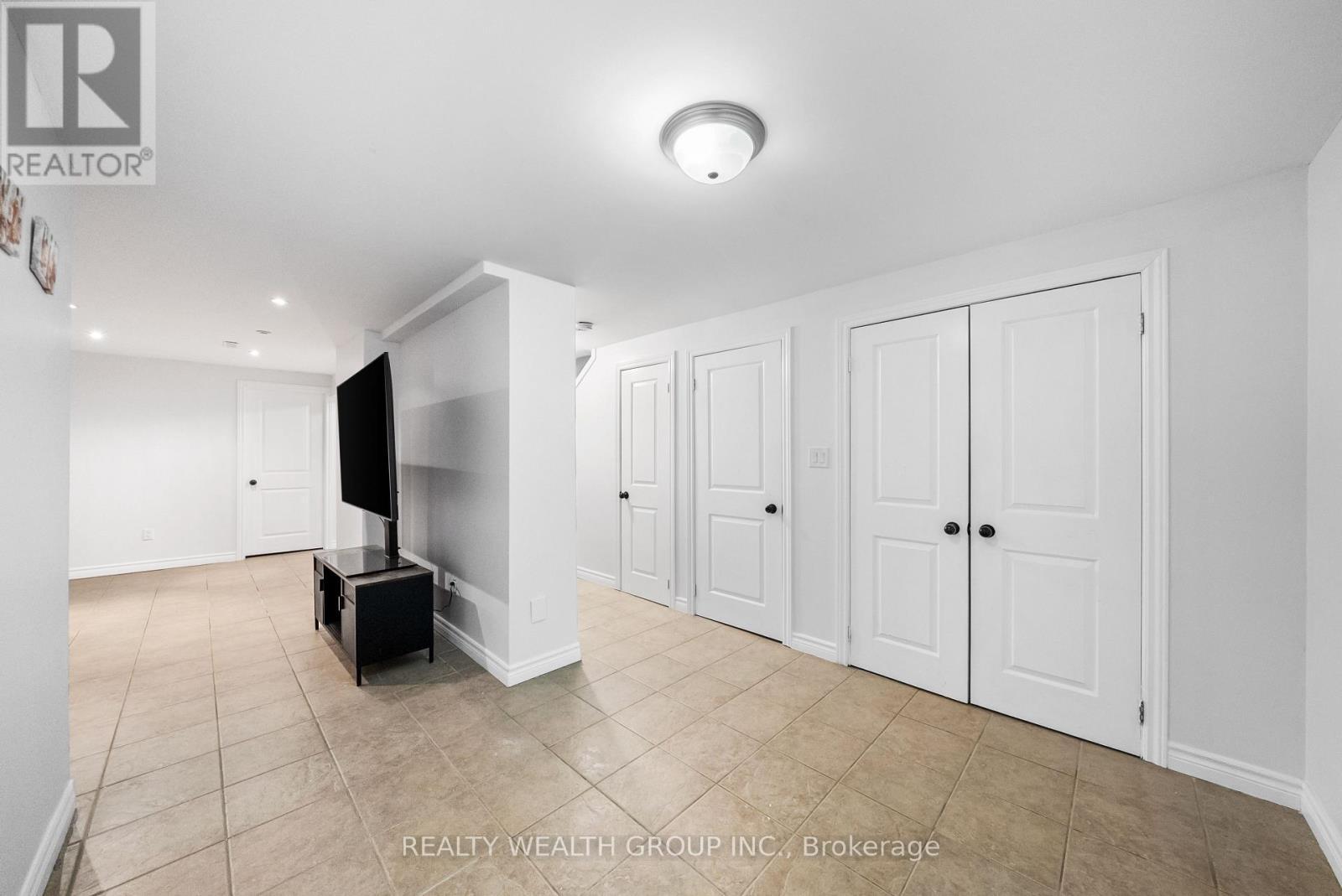 34 Castle Park Boulevard, Vaughan, ON - Indoor Photo Showing Other Room