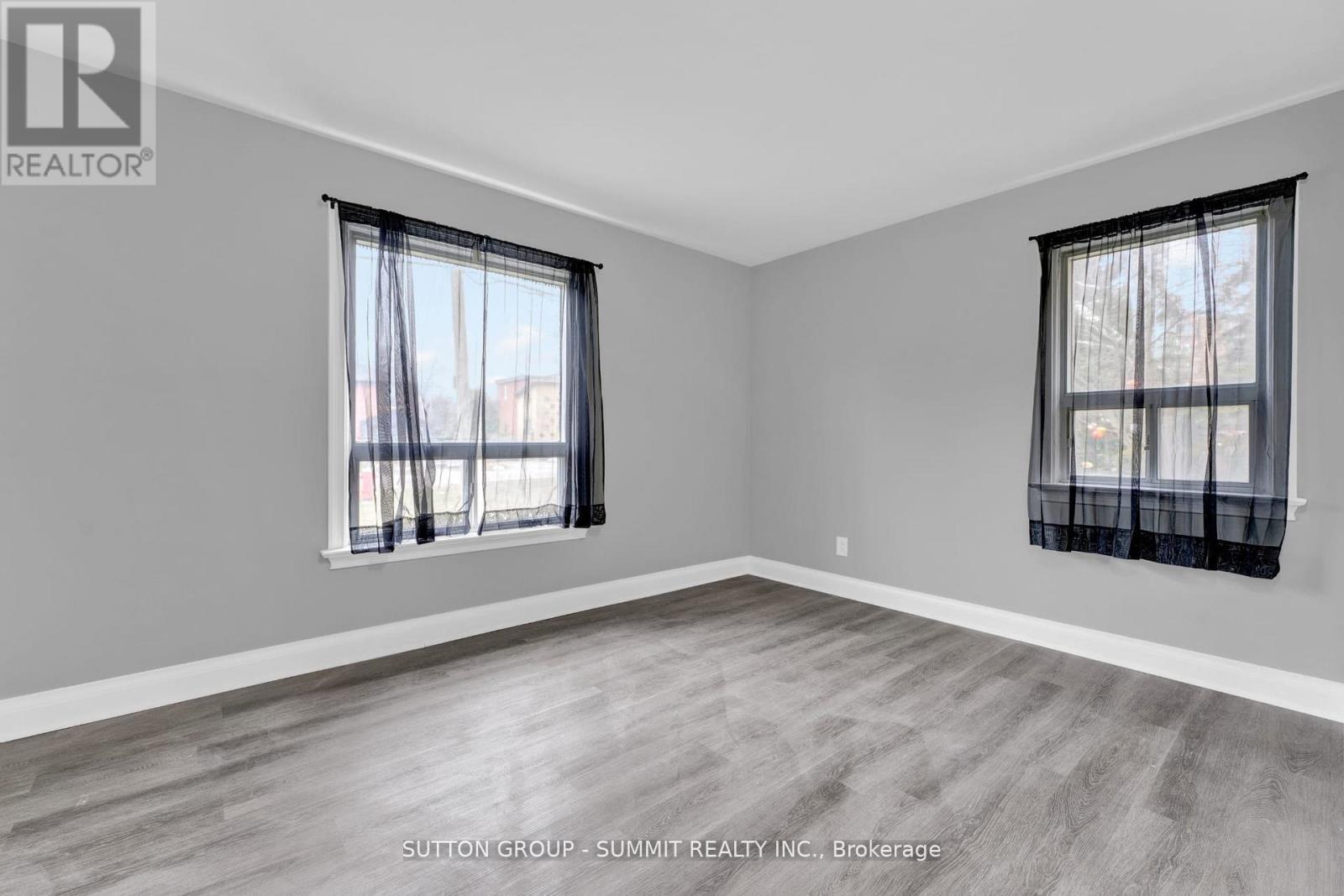 17 Ben Machree Drive, Mississauga, ON - Indoor Photo Showing Other Room