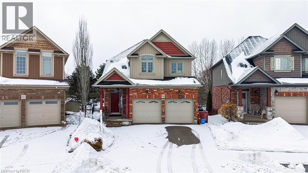 941 Pioneer Grove Court, Kitchener, ON - Outdoor With Facade