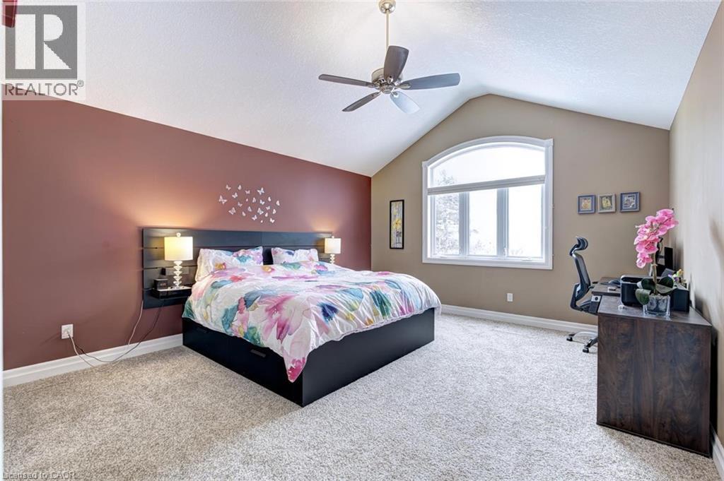 941 Pioneer Grove Court, Kitchener, ON - Indoor Photo Showing Bedroom