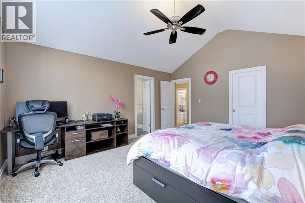 941 Pioneer Grove Court, Kitchener, ON - Indoor Photo Showing Bedroom