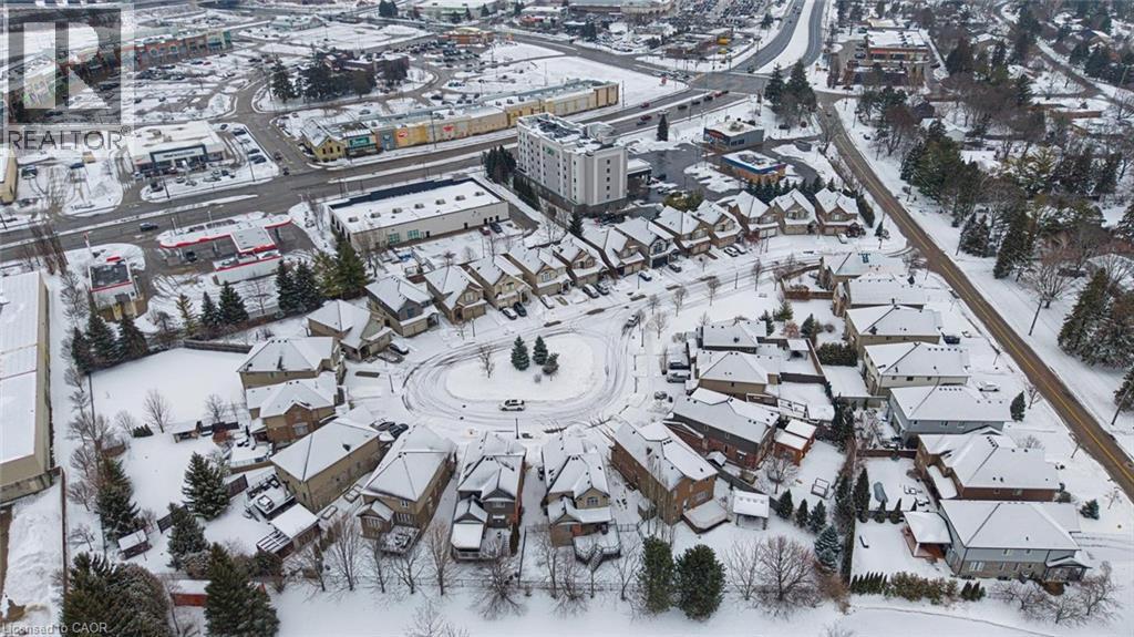 941 Pioneer Grove Court, Kitchener, ON - Outdoor With View