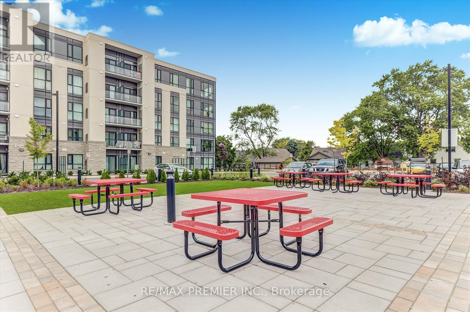 Lp-17 - 50 Herrick Avenue, St. Catharines, ON - Outdoor