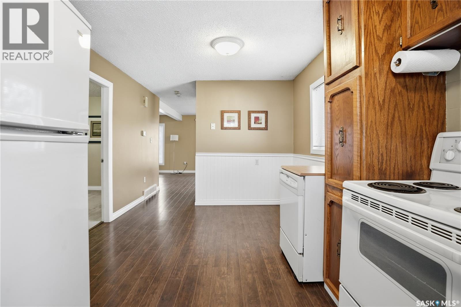 1121 Garry Street, Regina, SK - Indoor Photo Showing Kitchen