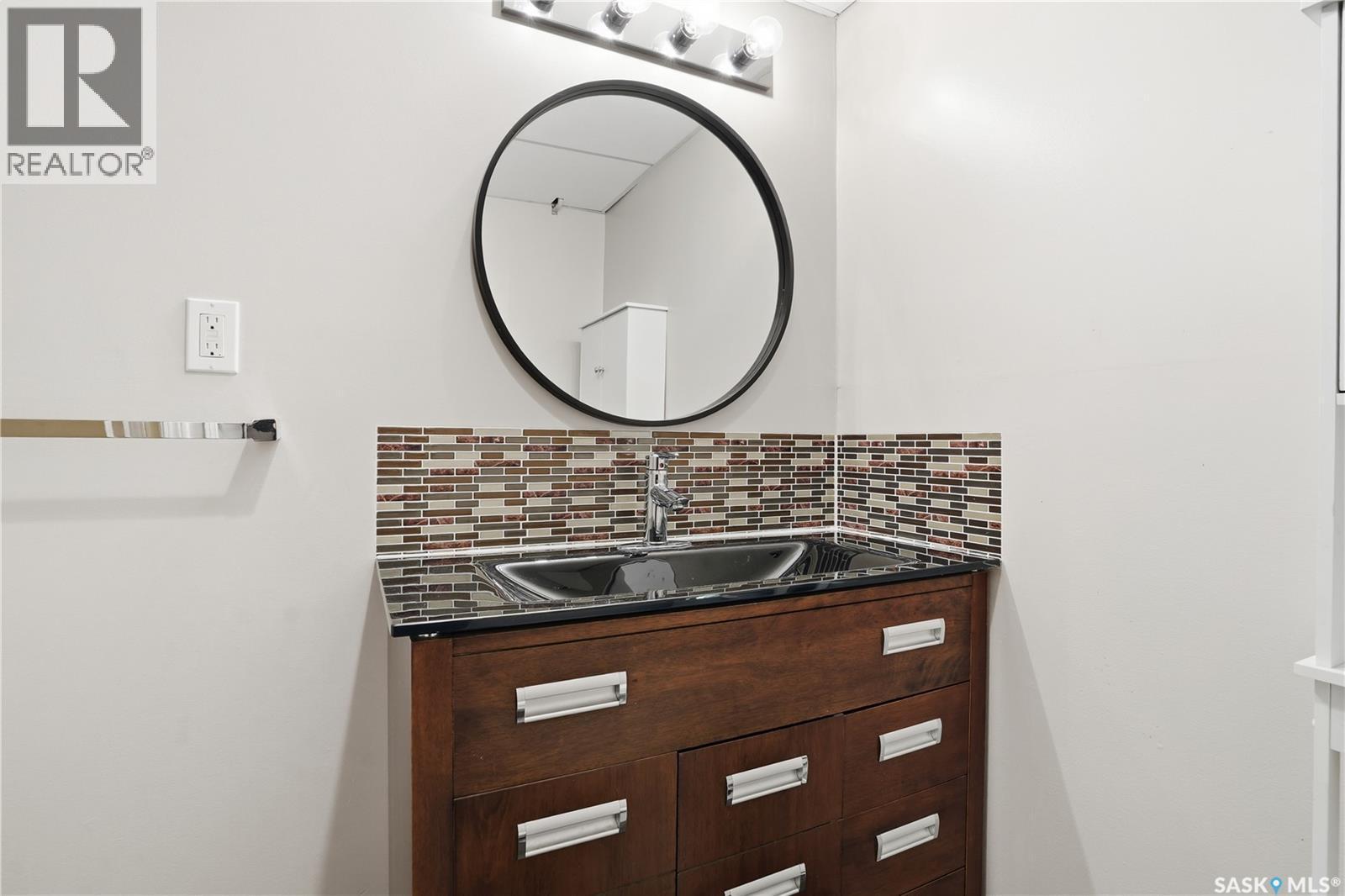 1121 Garry Street, Regina, SK - Indoor