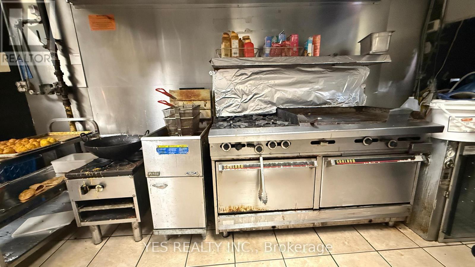 3260 Lake Shore Boulevard, Toronto, ON