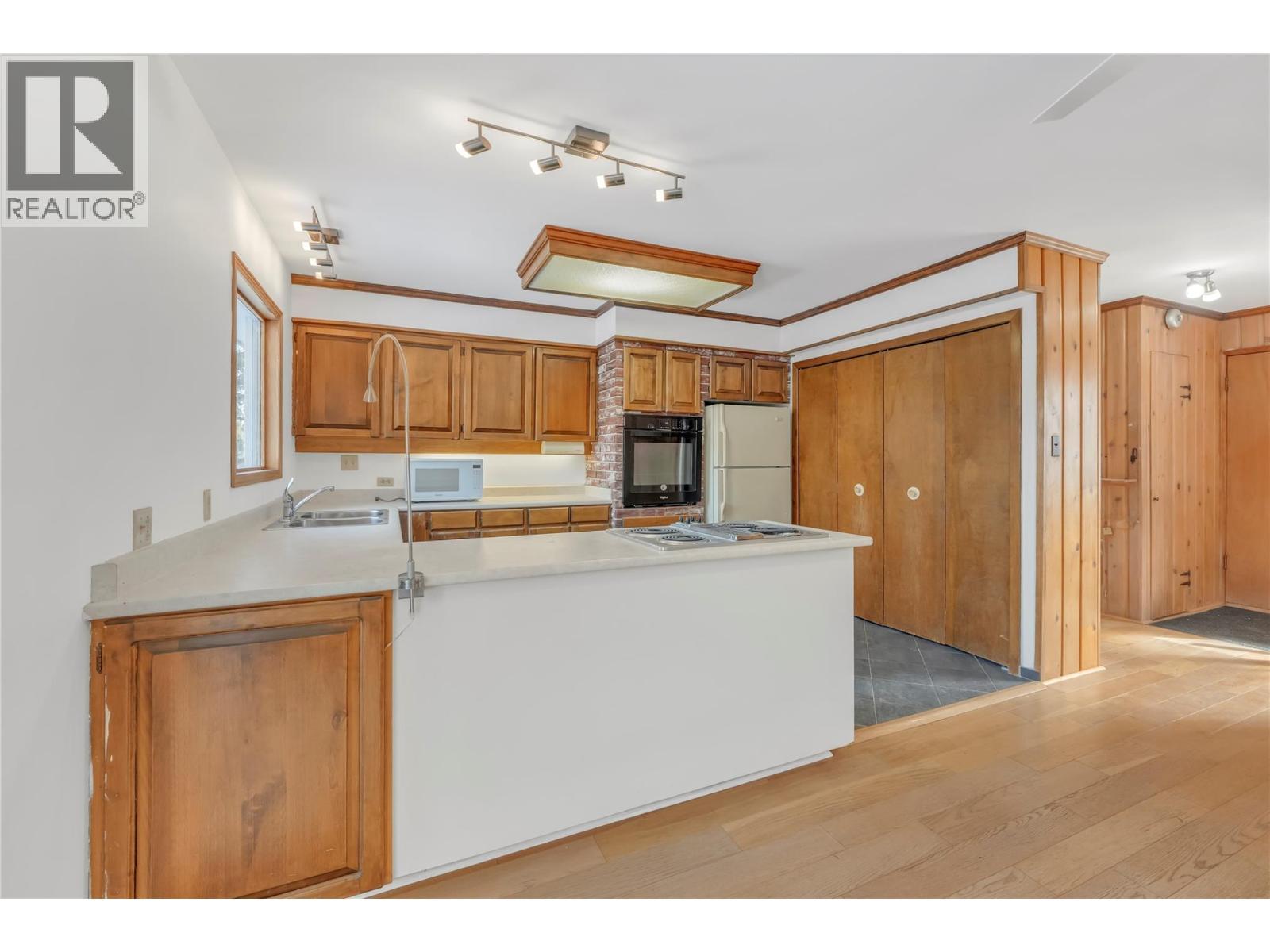 379 Mayne Avenue, Princeton, BC - Indoor Photo Showing Kitchen With Double Sink