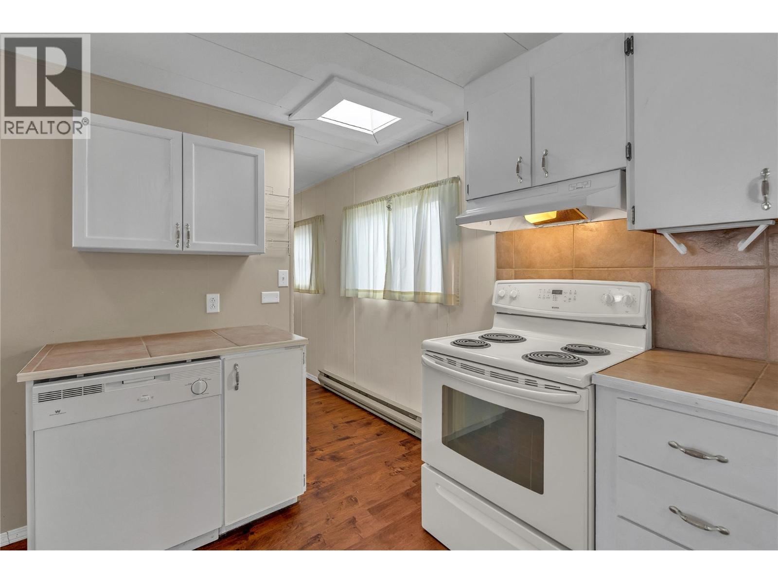 98 Okanagan Avenue E Unit# 101, Penticton, BC