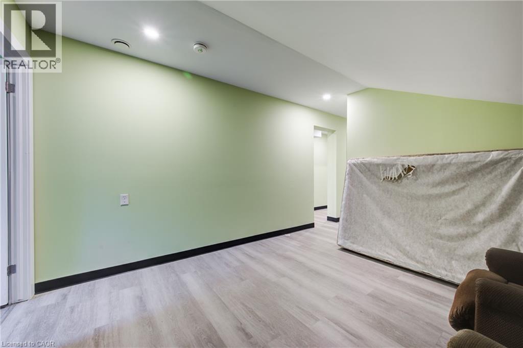 5 Front Street, London, ON - Indoor