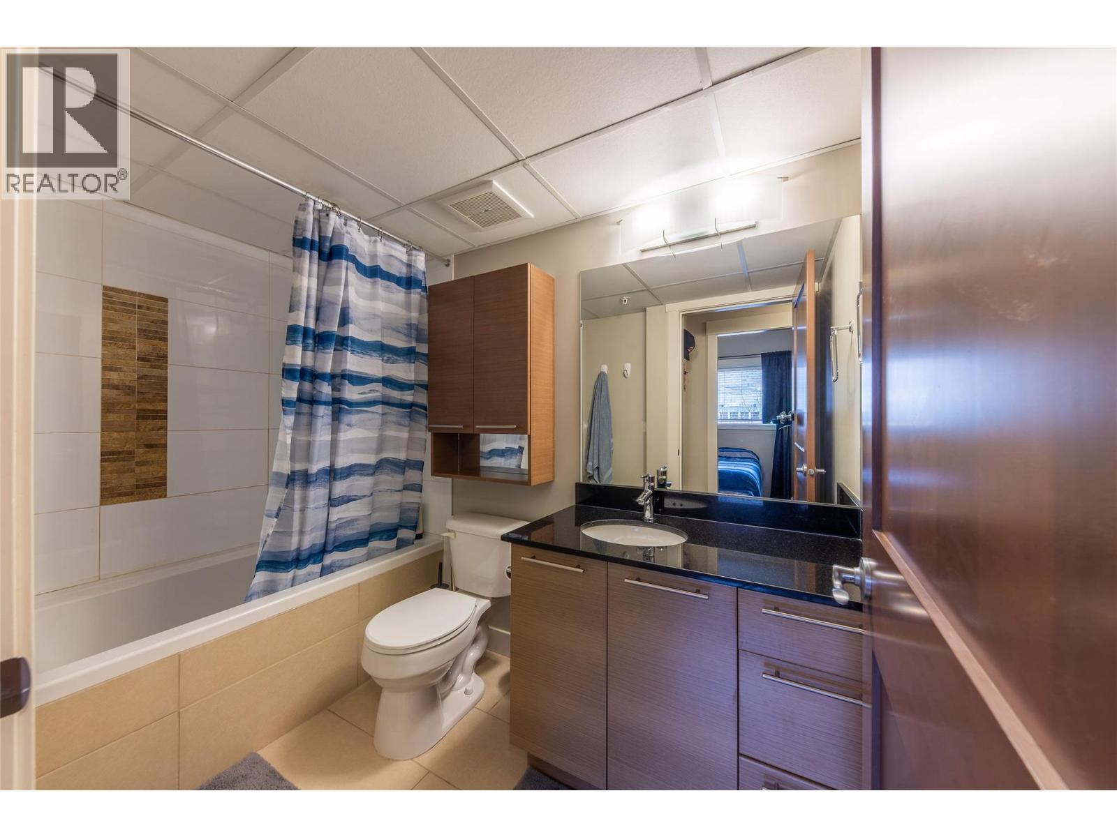 1030 Talasa Way Unit# 2410, Kamloops, BC - Indoor Photo Showing Bathroom