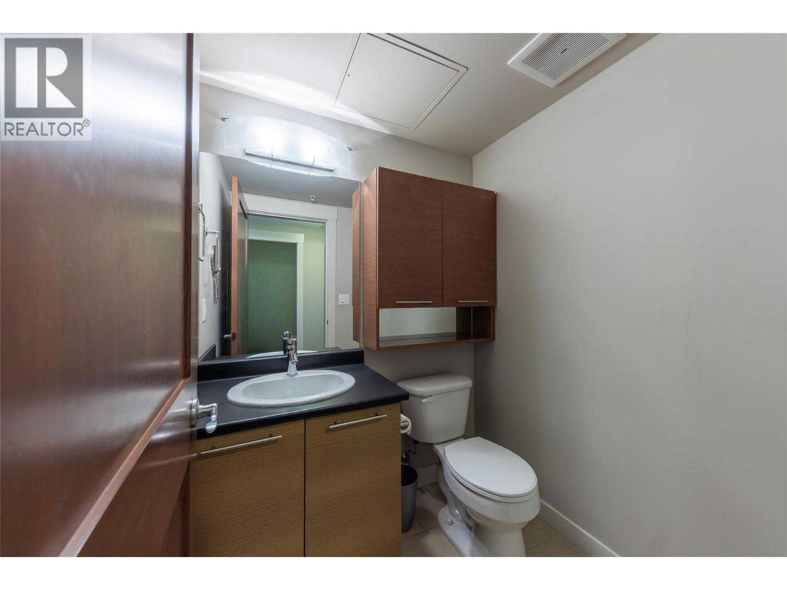 1030 Talasa Way Unit# 2410, Kamloops, BC - Indoor Photo Showing Bathroom