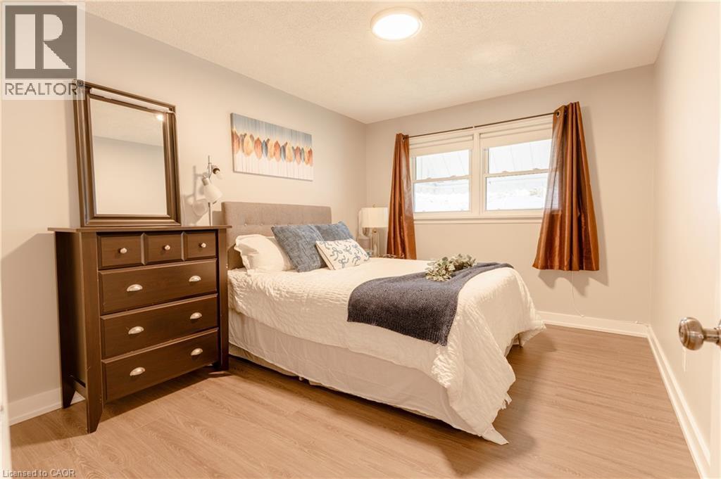 280 Wilson Avenue, Kitchener, ON - Indoor Photo Showing Bedroom