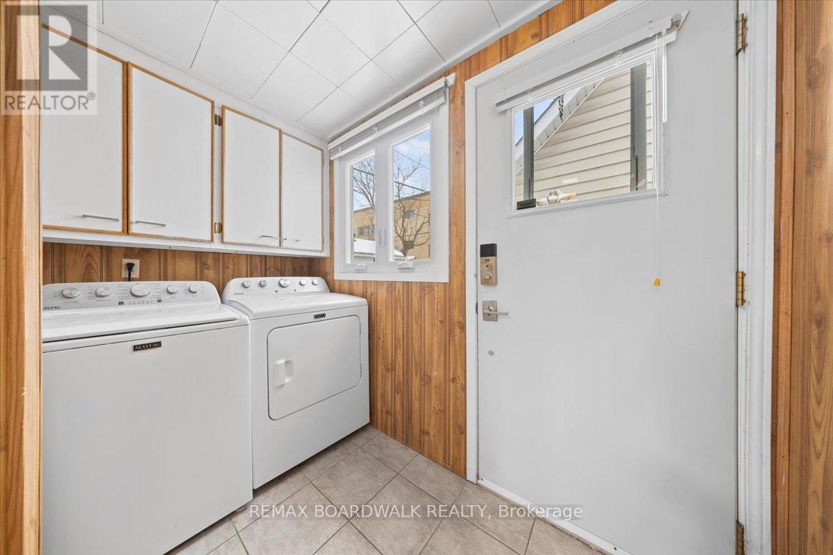1446 Woodward Avenue, Ottawa, ON - Indoor Photo Showing Laundry Room