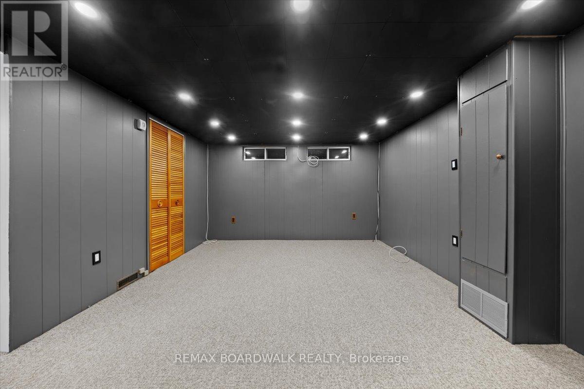 1446 Woodward Avenue, Ottawa, ON - Indoor