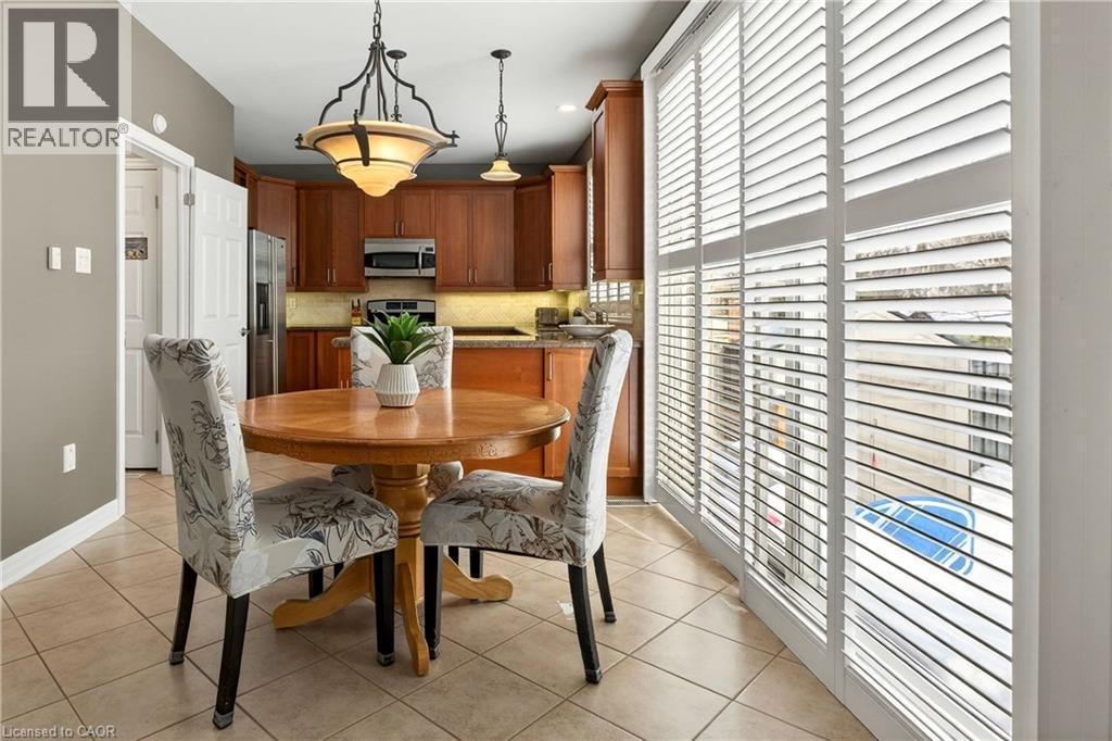 1326 Pepperbush Place, Oakville, ON - Indoor Photo Showing Dining Room