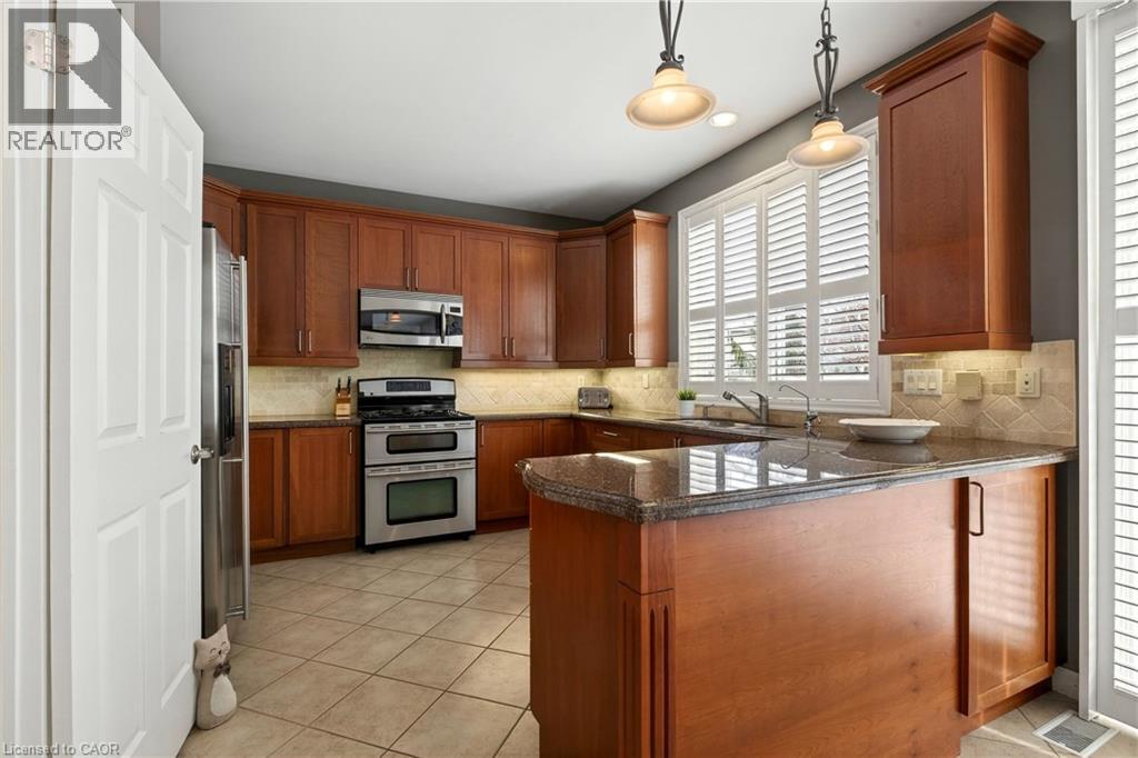 1326 Pepperbush Place, Oakville, ON - Indoor Photo Showing Kitchen