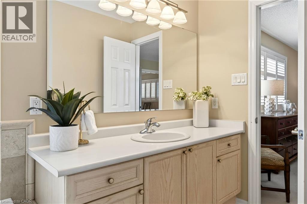1326 Pepperbush Place, Oakville, ON - Indoor Photo Showing Bathroom