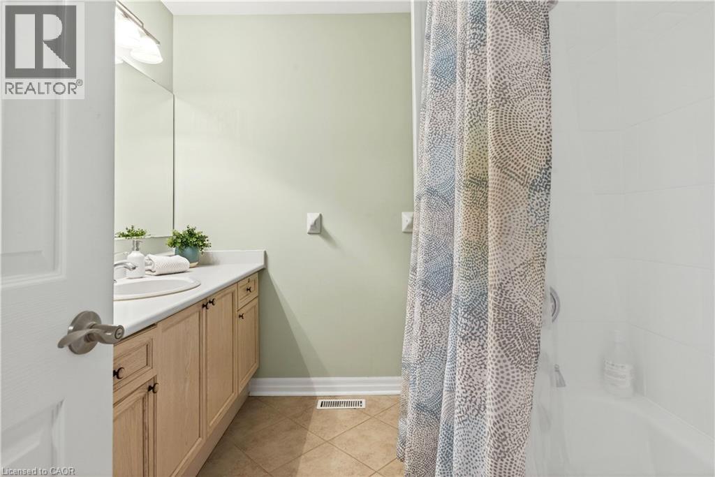 1326 Pepperbush Place, Oakville, ON - Indoor Photo Showing Bathroom