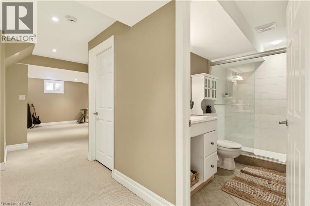 1326 Pepperbush Place, Oakville, ON - Indoor Photo Showing Bathroom