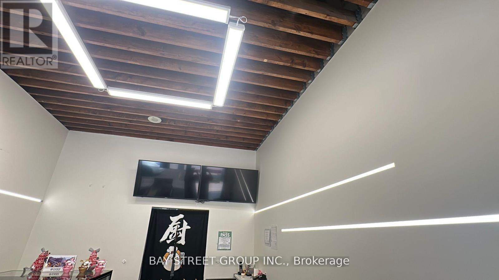 23 - 15 Northtown Way, Toronto, ON