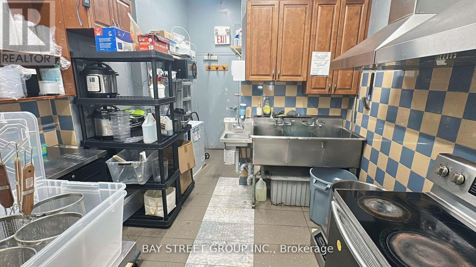 23 - 15 Northtown Way, Toronto, ON