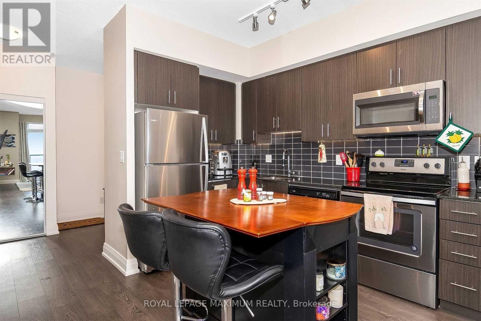 2007 - 3700 Highway 7 Road, Vaughan, ON - Indoor Photo Showing Kitchen