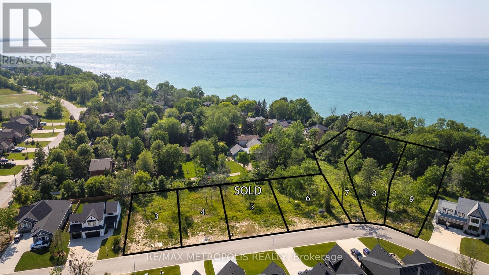 7027 Blue Coast Heights, Plympton-Wyoming, ON