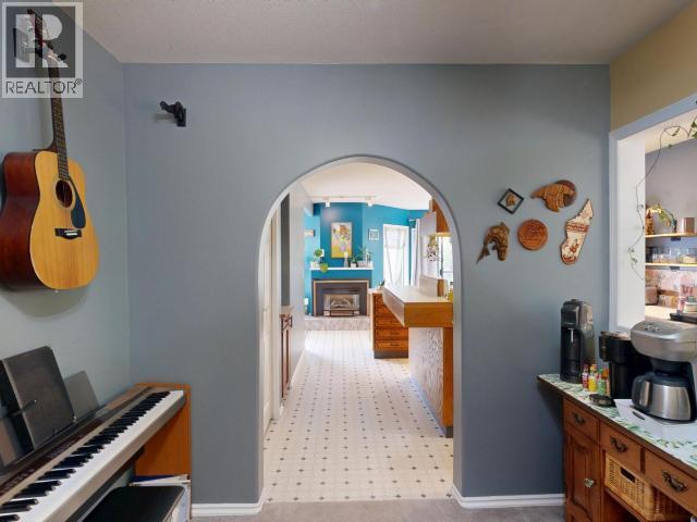 4739 Harvie Ave, Powell River, BC - Indoor