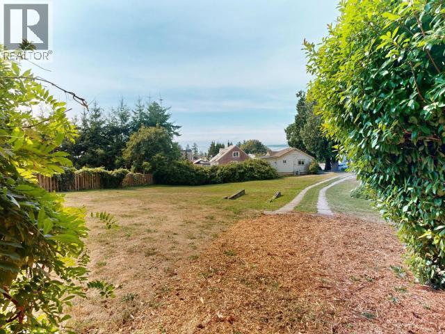 4739 Harvie Ave, Powell River, BC - Outdoor