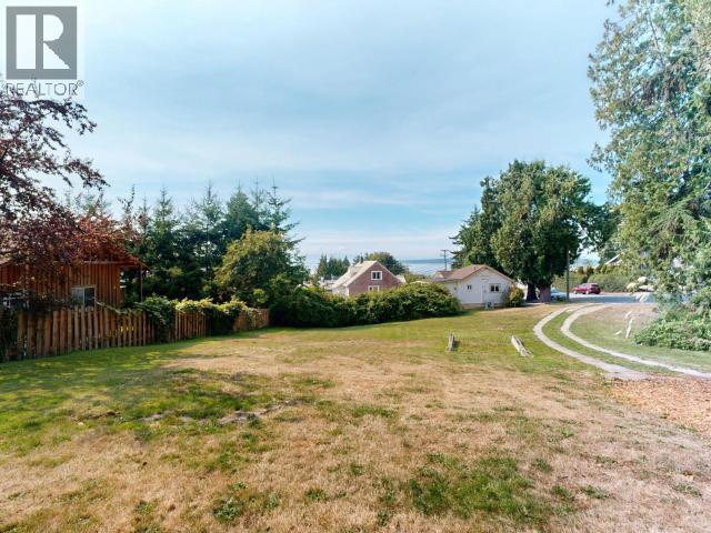 4739 Harvie Ave, Powell River, BC - Outdoor