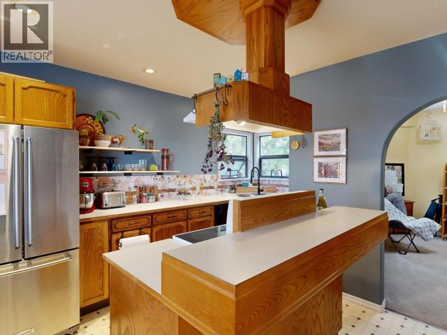 4739 Harvie Ave, Powell River, BC - Indoor Photo Showing Kitchen