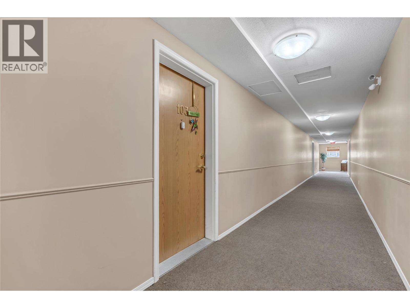 202 Edmonton Avenue Unit# 103, Penticton, BC - Indoor Photo Showing Other Room